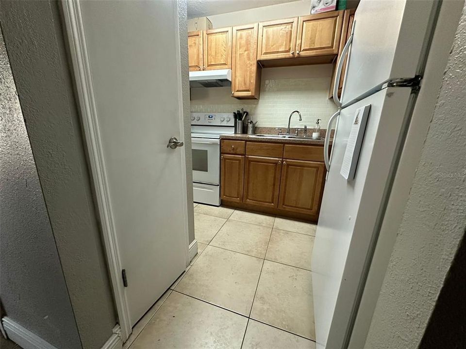 For Sale: $167,000 (1 beds, 1 baths, 703 Square Feet)