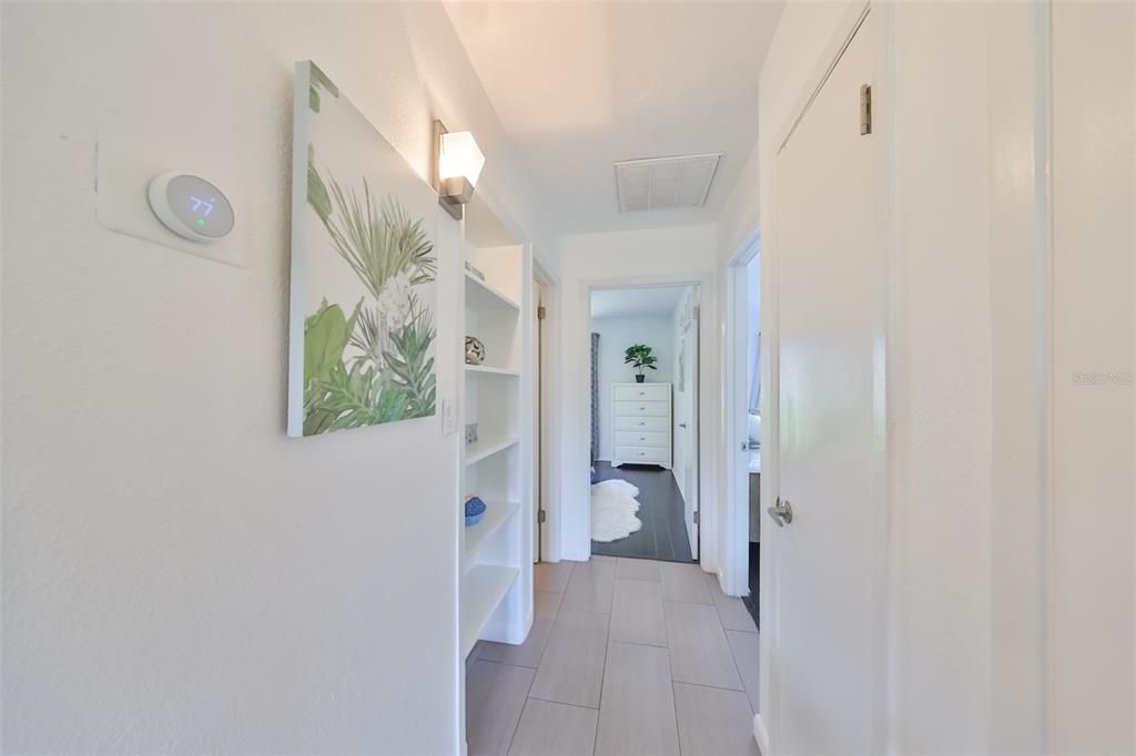 Active With Contract: $324,900 (2 beds, 1 baths, 845 Square Feet)