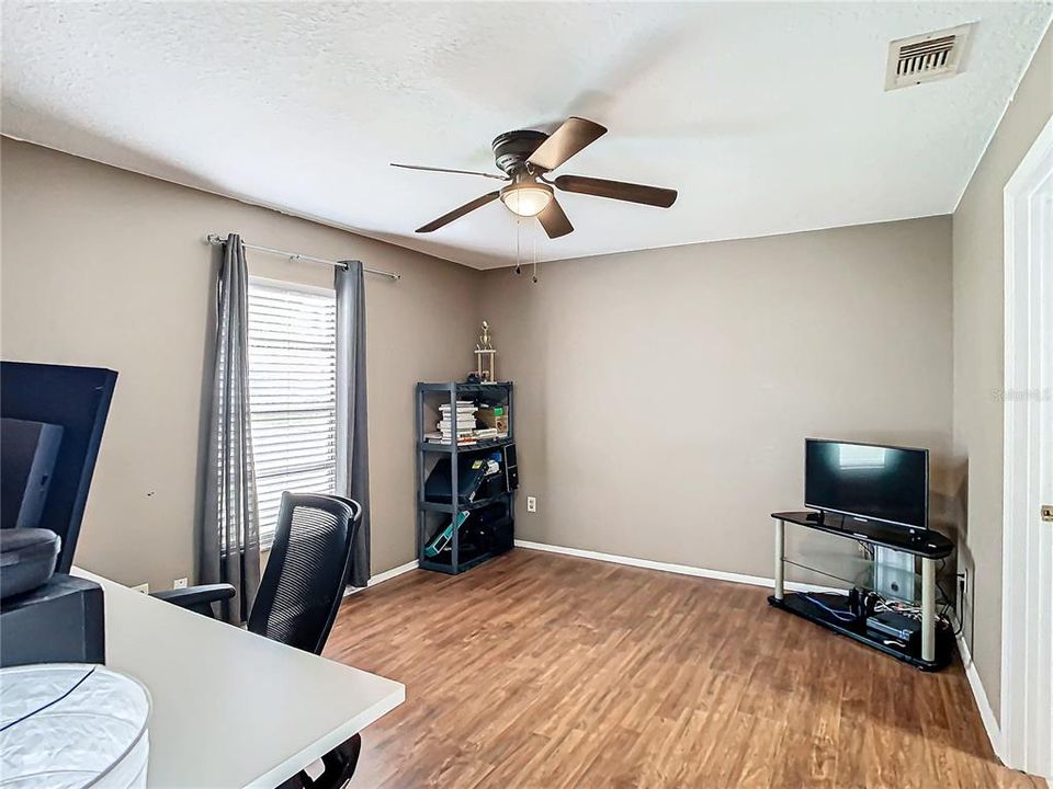 Active With Contract: $278,690 (2 beds, 2 baths, 1025 Square Feet)