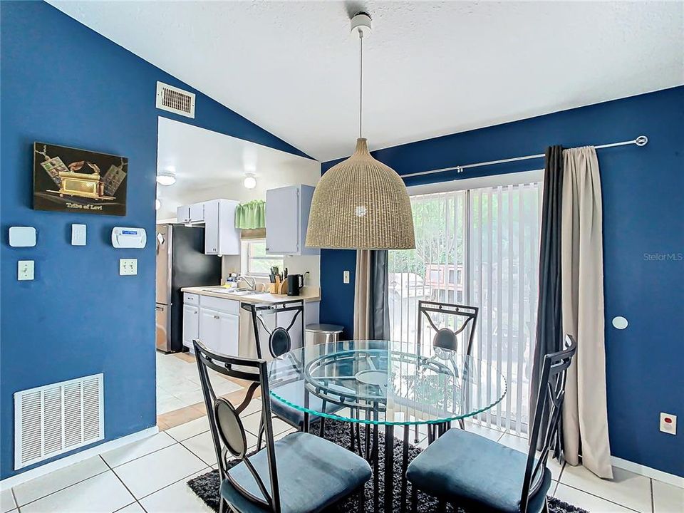 For Sale: $278,690 (2 beds, 2 baths, 1025 Square Feet)