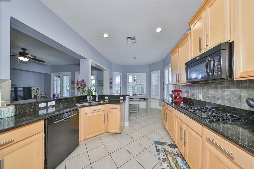 For Sale: $649,900 (4 beds, 2 baths, 2812 Square Feet)
