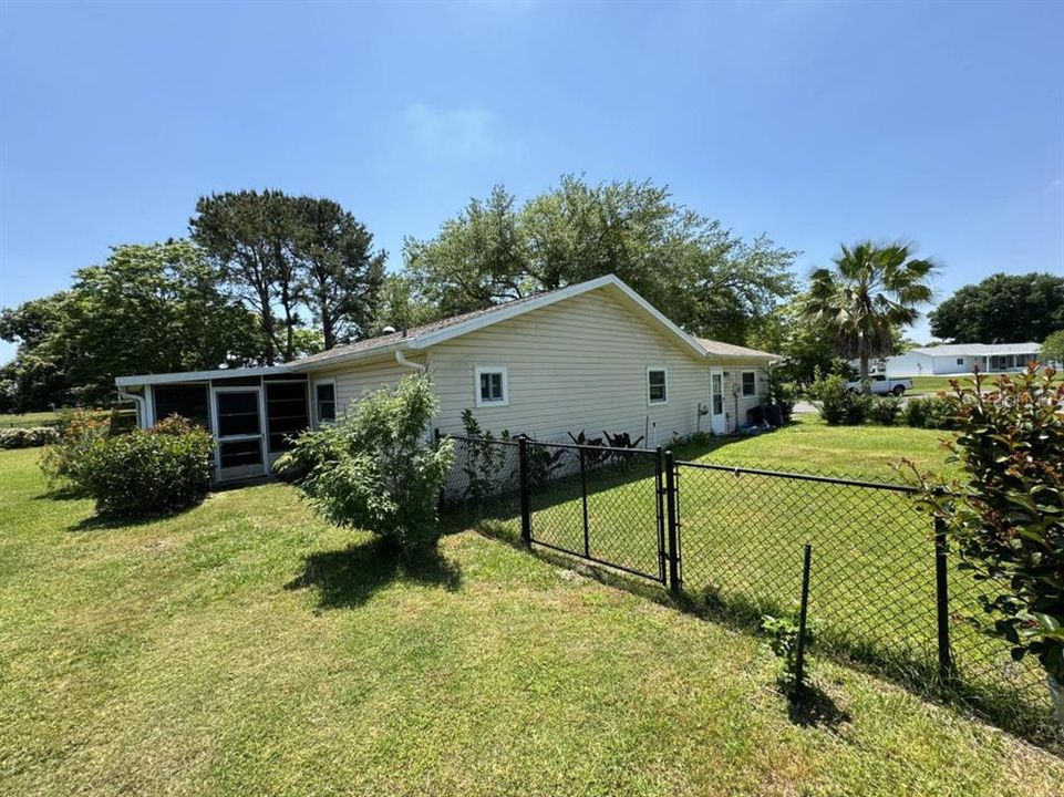 For Sale: $249,500 (3 beds, 2 baths, 1526 Square Feet)