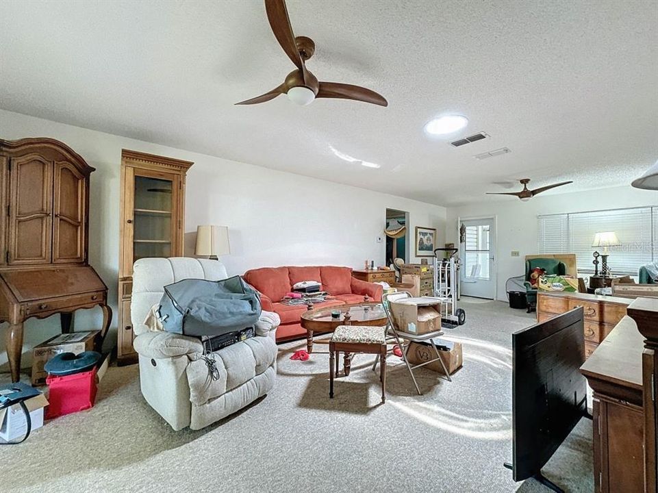 For Sale: $244,500 (3 beds, 2 baths, 1526 Square Feet)