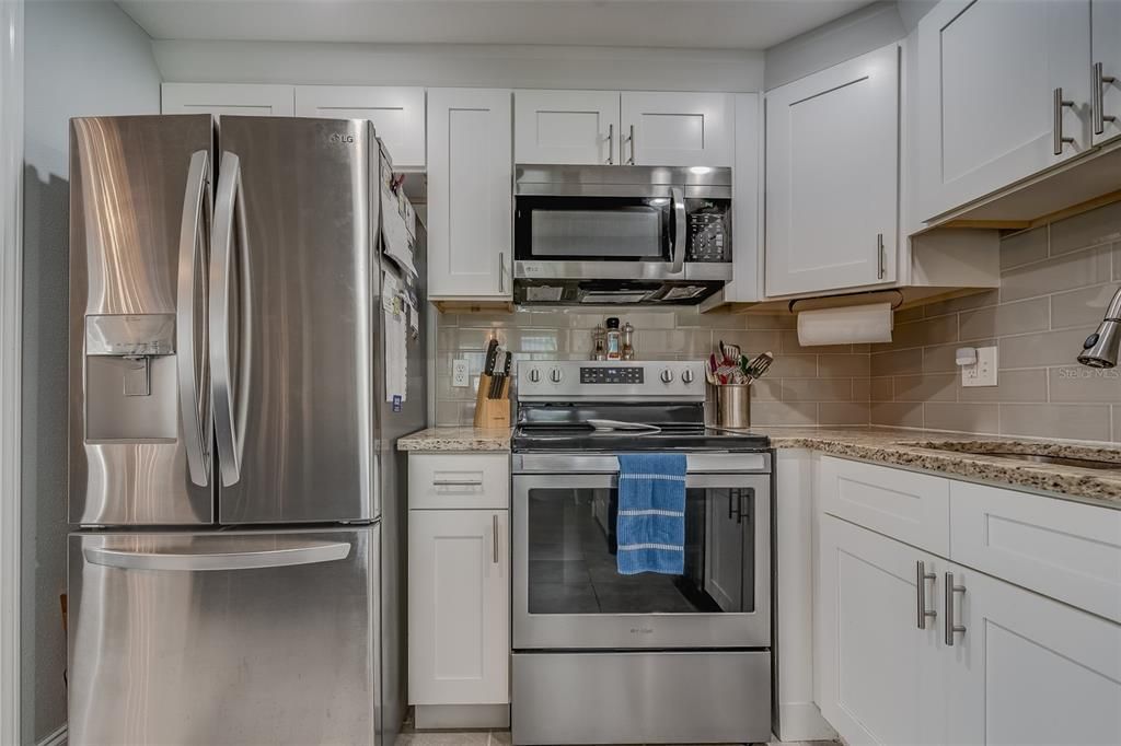 Active With Contract: $149,000 (1 beds, 1 baths, 800 Square Feet)