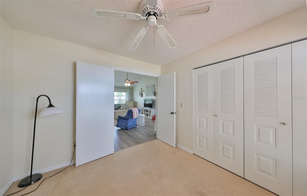 For Sale: $279,900 (2 beds, 2 baths, 1168 Square Feet)