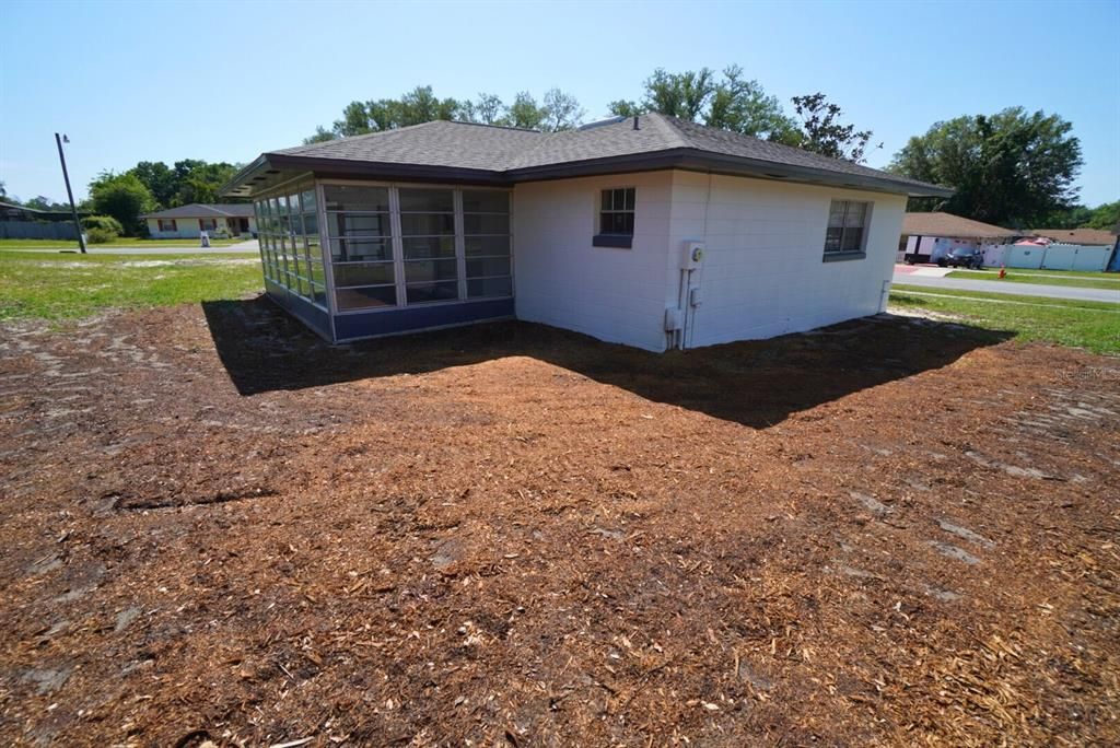 Active With Contract: $1,450 (2 beds, 2 baths, 1036 Square Feet)