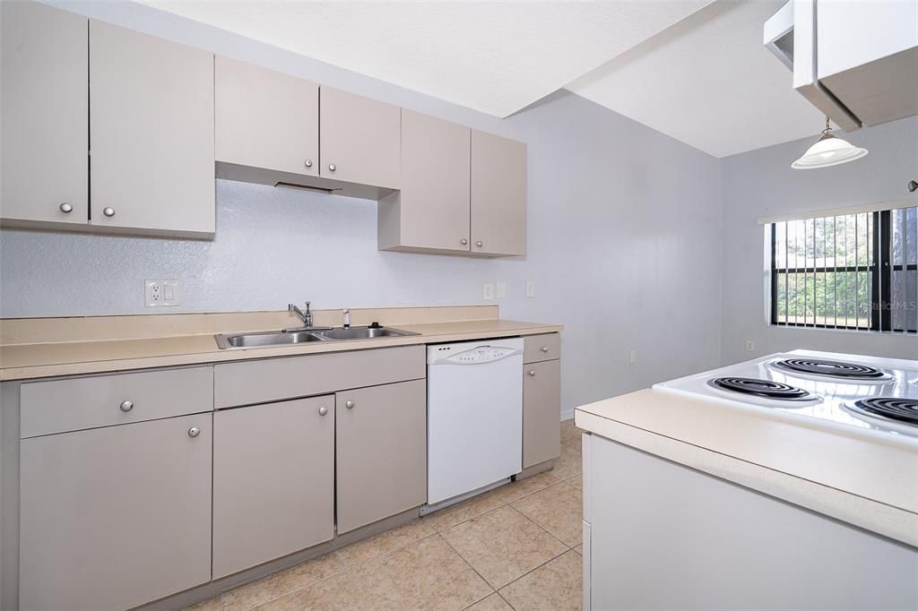 For Sale: $199,000 (3 beds, 2 baths, 1125 Square Feet)