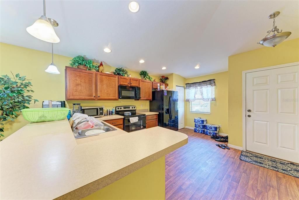 For Sale: $330,000 (3 beds, 2 baths, 1264 Square Feet)