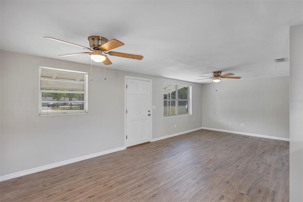 Active With Contract: $265,000 (4 beds, 2 baths, 1560 Square Feet)