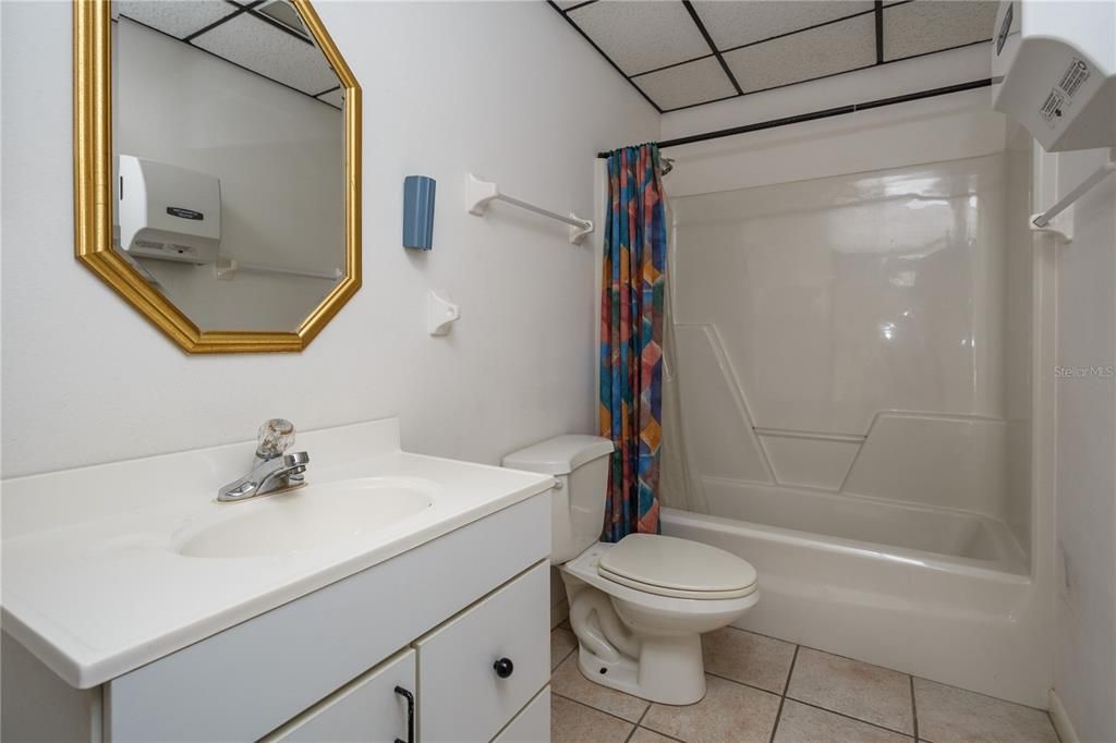 待售: $650,000 (0 贝兹, 0 浴室, 6200 平方英尺)