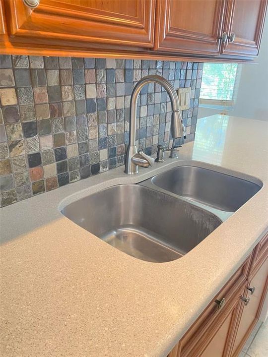Double sink and great back splash