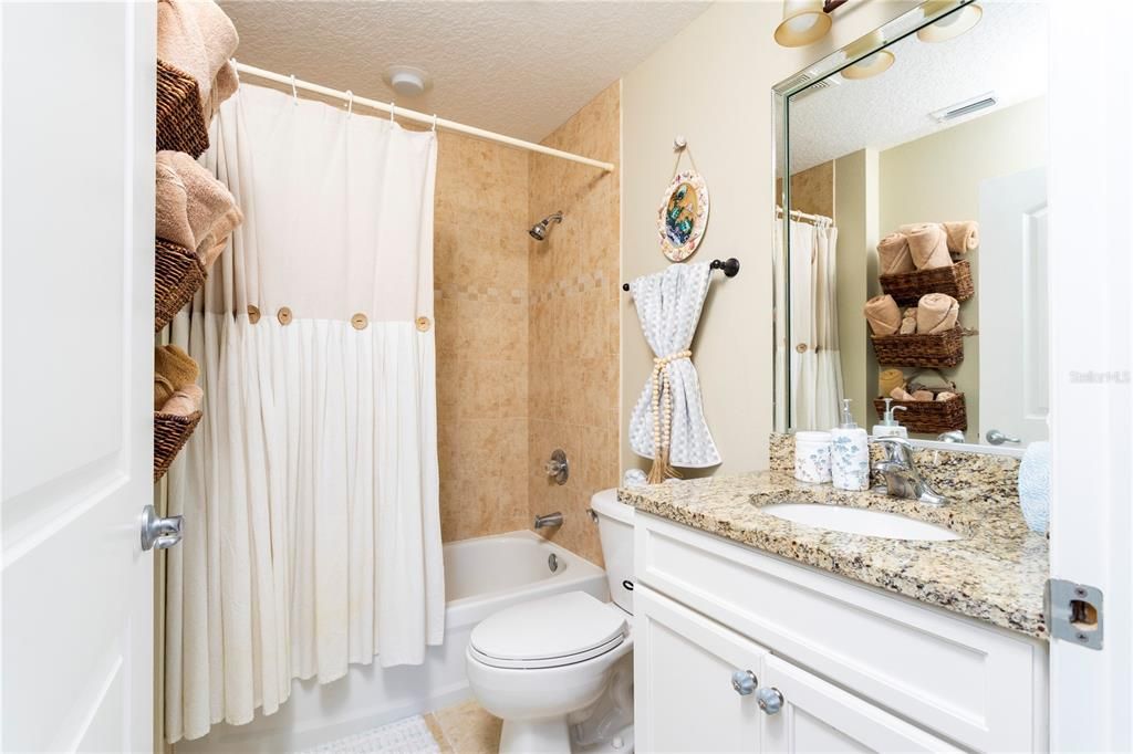 待售: $424,000 (2 贝兹, 2 浴室, 1389 平方英尺)