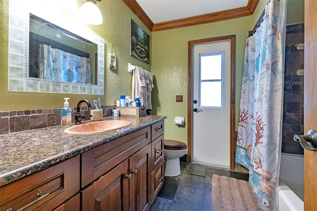 待售: $555,000 (4 贝兹, 2 浴室, 1957 平方英尺)