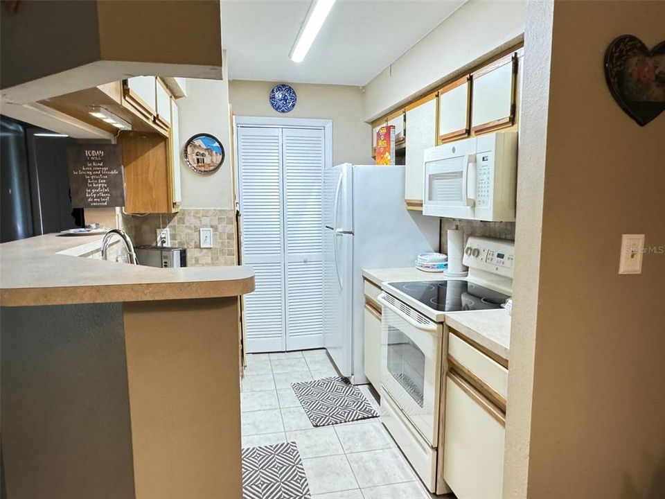 For Rent: $1,475 (2 beds, 1 baths, 828 Square Feet)