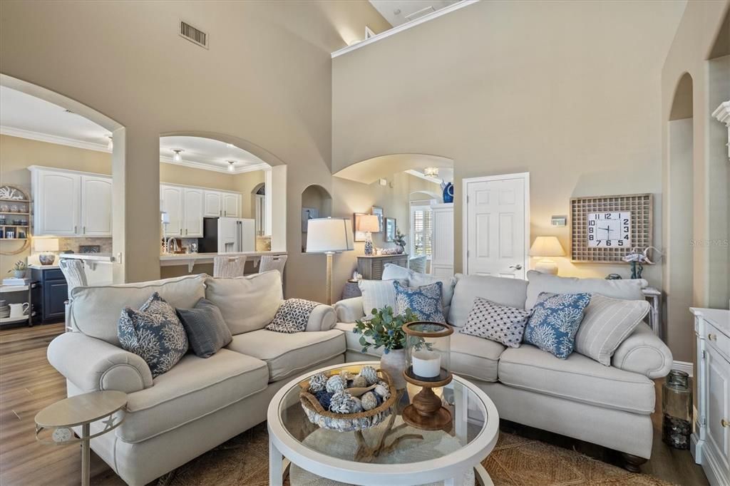 Active With Contract: $1,200,000 (4 beds, 2 baths, 2582 Square Feet)