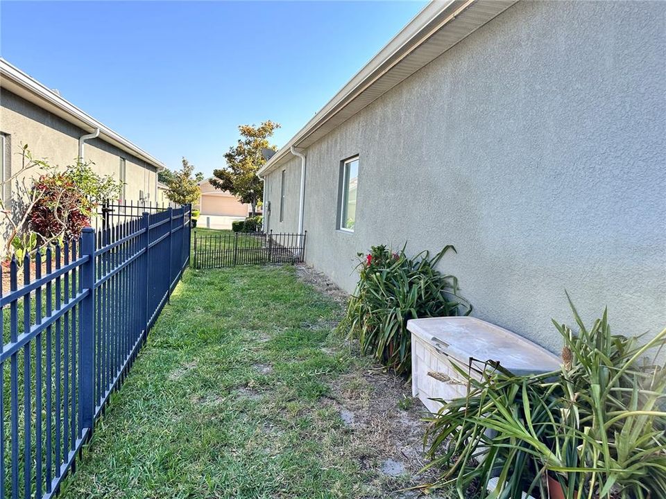 For Sale: $409,900 (3 beds, 2 baths, 1876 Square Feet)