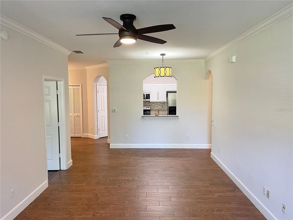 For Rent: $2,000 (3 beds, 2 baths, 1408 Square Feet)