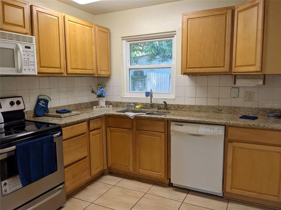 For Sale: $335,000 (4 beds, 2 baths, 1170 Square Feet)