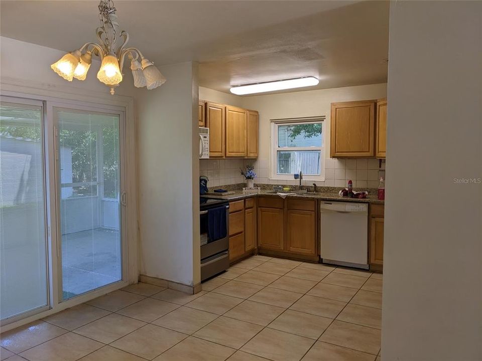For Sale: $335,000 (4 beds, 2 baths, 1170 Square Feet)