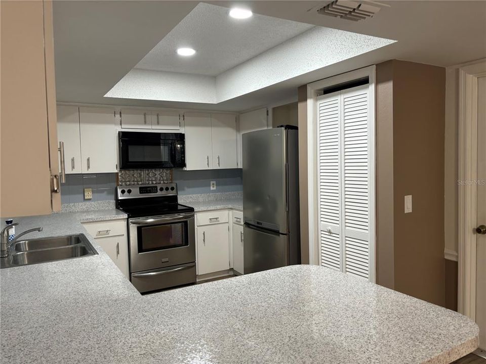 For Sale: $249,900 (2 beds, 2 baths, 1195 Square Feet)