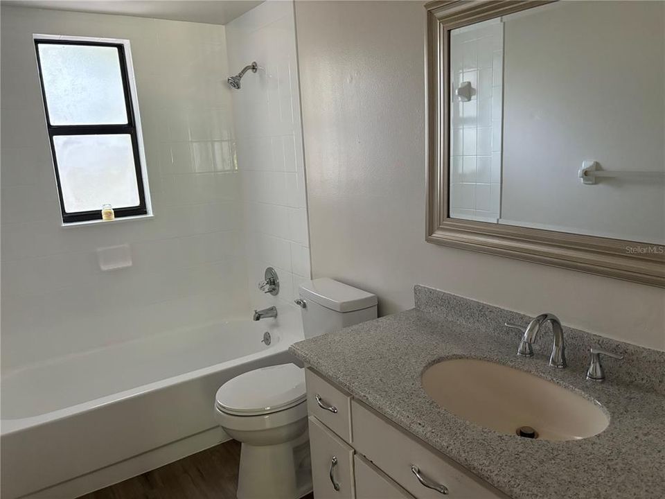 For Sale: $249,900 (2 beds, 2 baths, 1195 Square Feet)