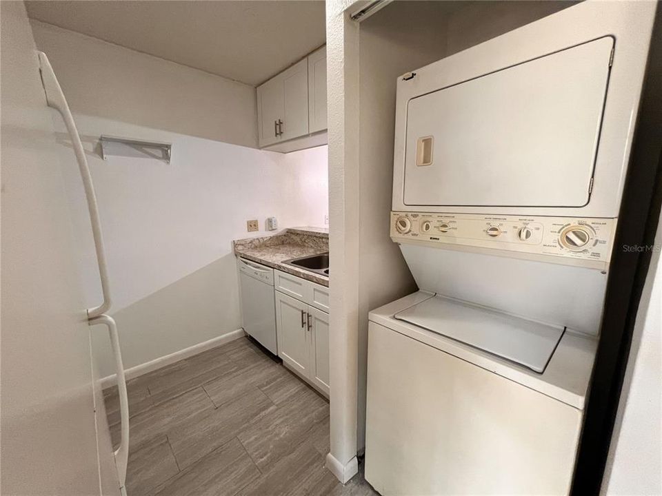 For Rent: $1,350 (2 beds, 2 baths, 960 Square Feet)