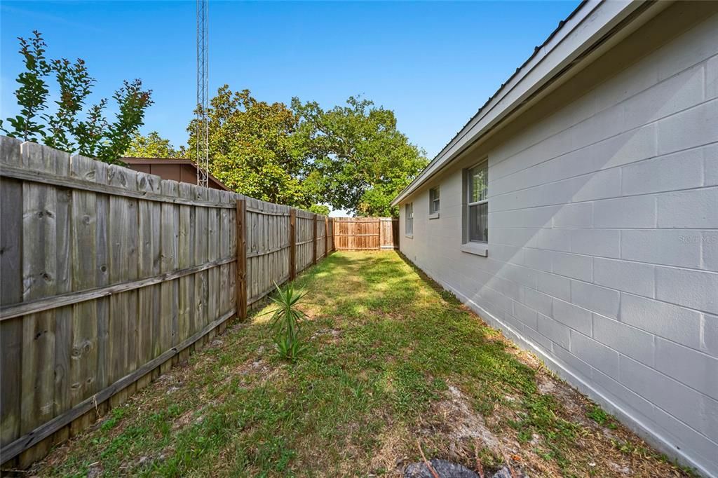 For Sale: $259,000 (4 beds, 2 baths, 1427 Square Feet)