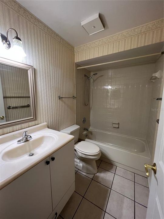 待售: $190,000 (2 贝兹, 2 浴室, 1110 平方英尺)