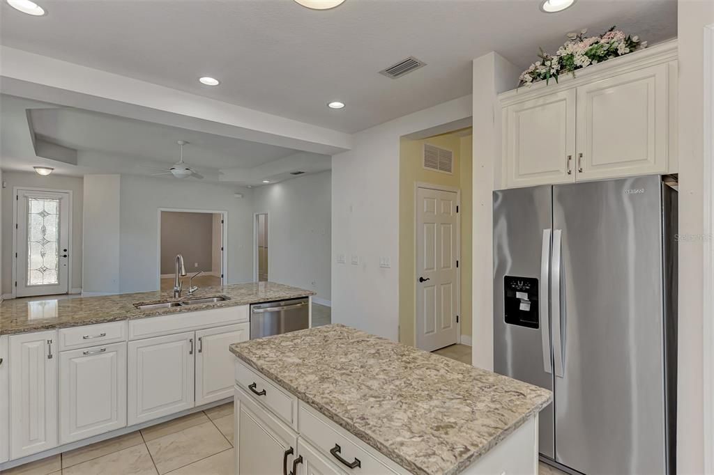 Active With Contract: $395,000 (2 beds, 2 baths, 1636 Square Feet)