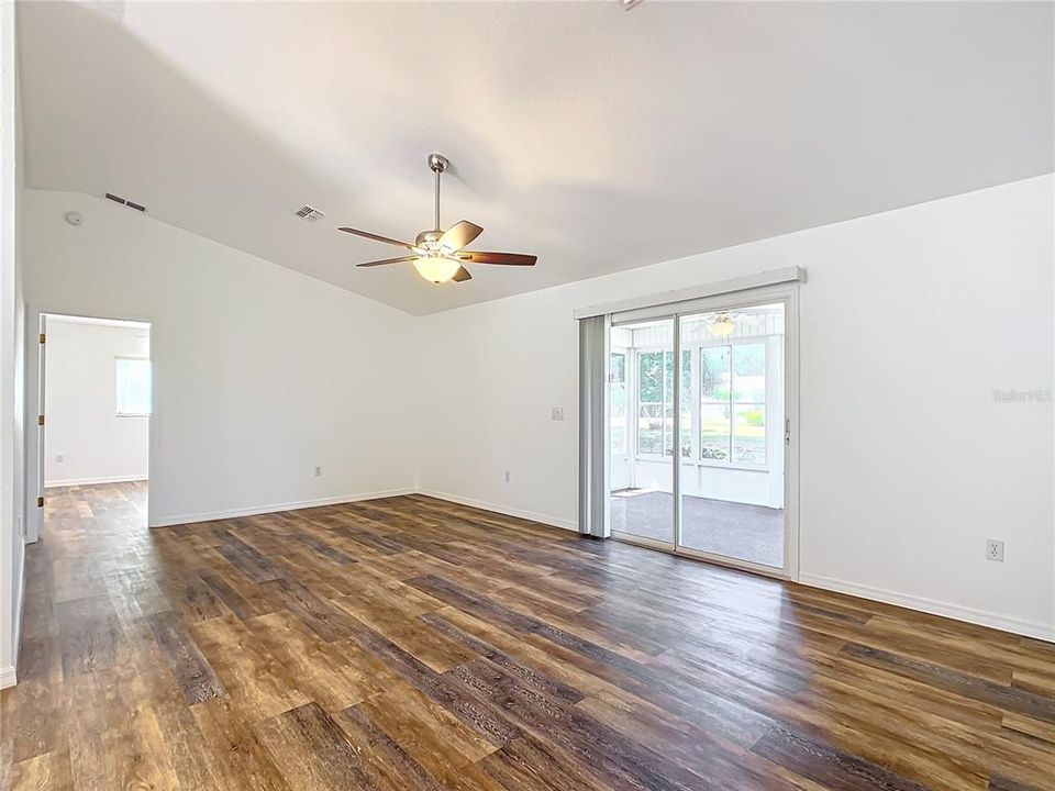 For Sale: $242,500 (2 beds, 2 baths, 1136 Square Feet)