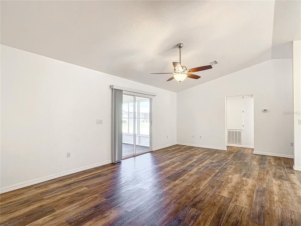 For Sale: $242,500 (2 beds, 2 baths, 1136 Square Feet)