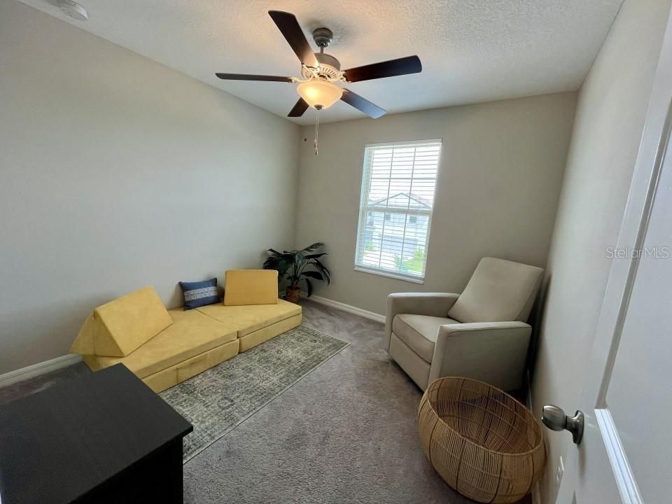 For Sale: $359,900 (4 beds, 2 baths, 1914 Square Feet)