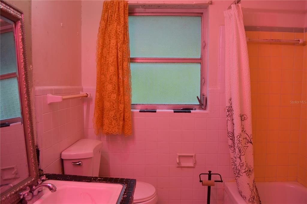 待售: $250,000 (3 贝兹, 2 浴室, 1210 平方英尺)