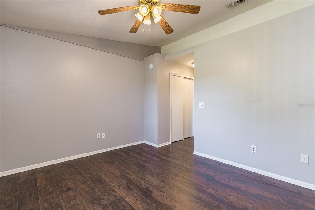 Active With Contract: $265,000 (2 beds, 2 baths, 1260 Square Feet)