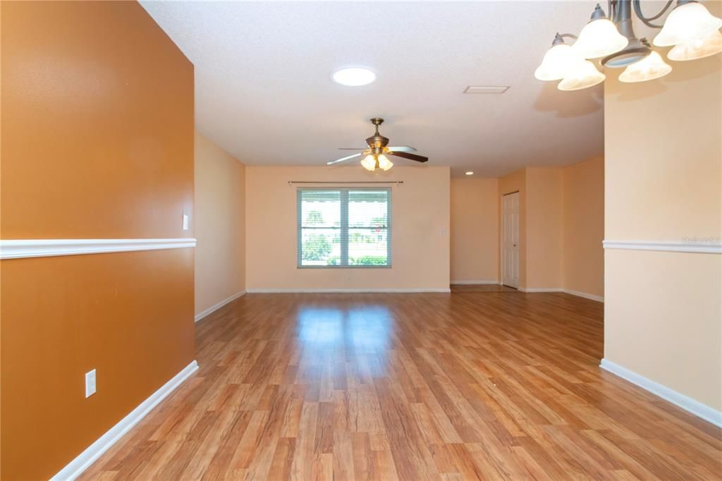 For Sale: $260,000 (2 beds, 2 baths, 1516 Square Feet)