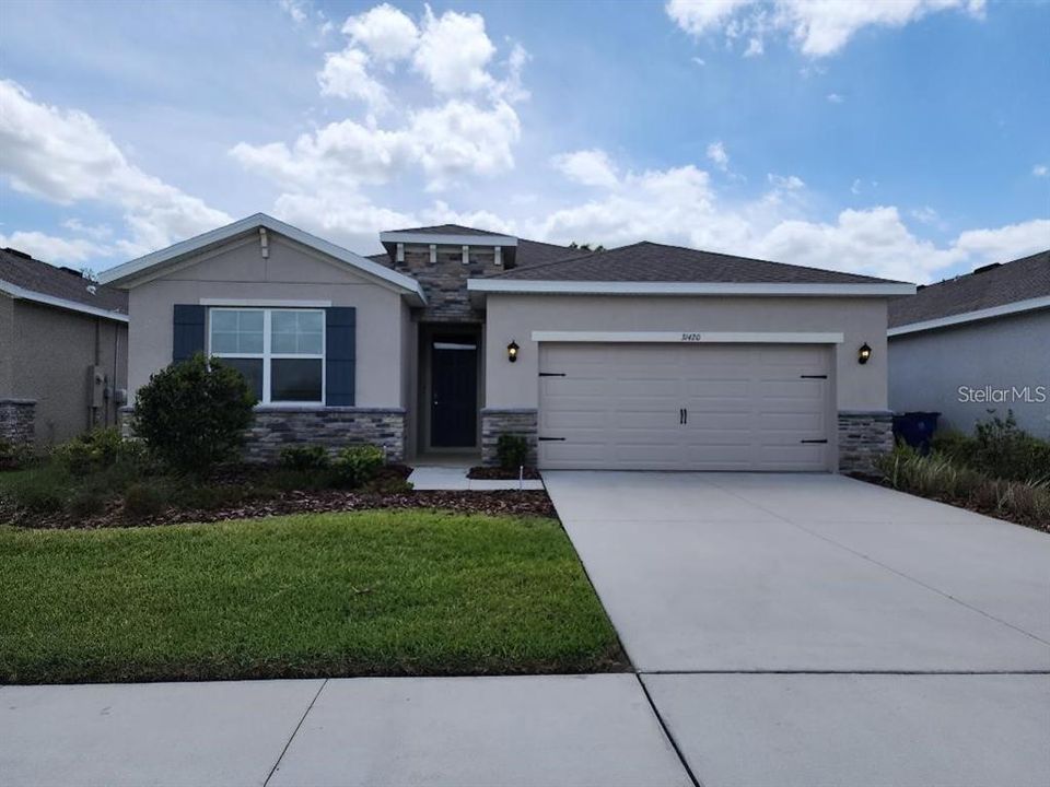 Active With Contract: $2,600 (4 beds, 2 baths, 2034 Square Feet)