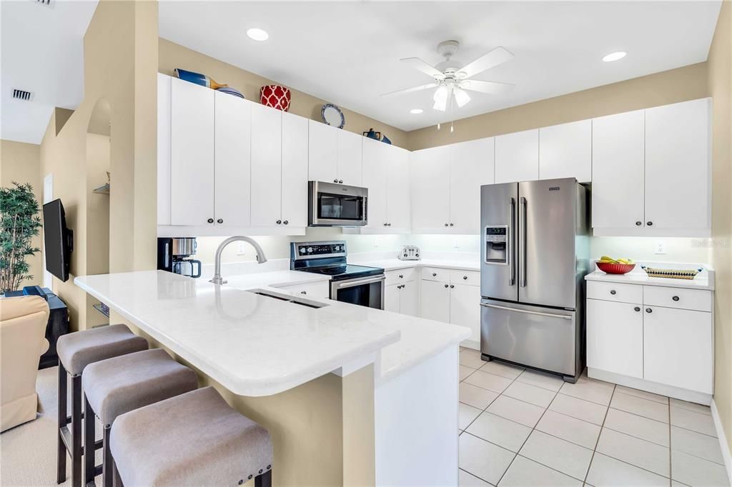 For Sale: $325,000 (2 beds, 2 baths, 1350 Square Feet)