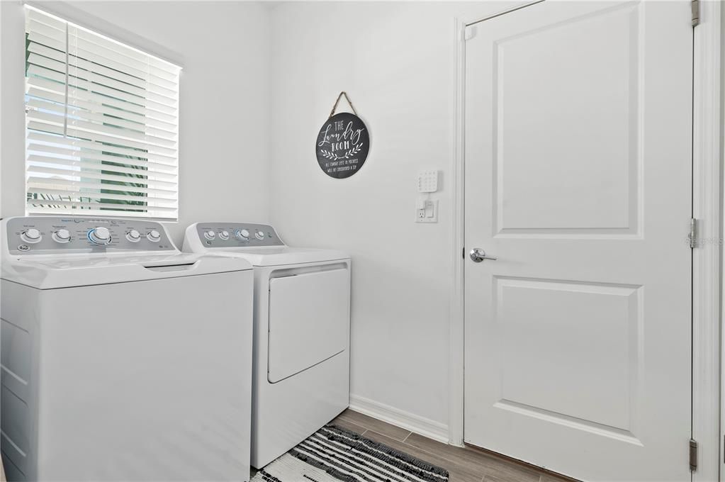 For Sale: $349,000 (3 beds, 2 baths, 1432 Square Feet)