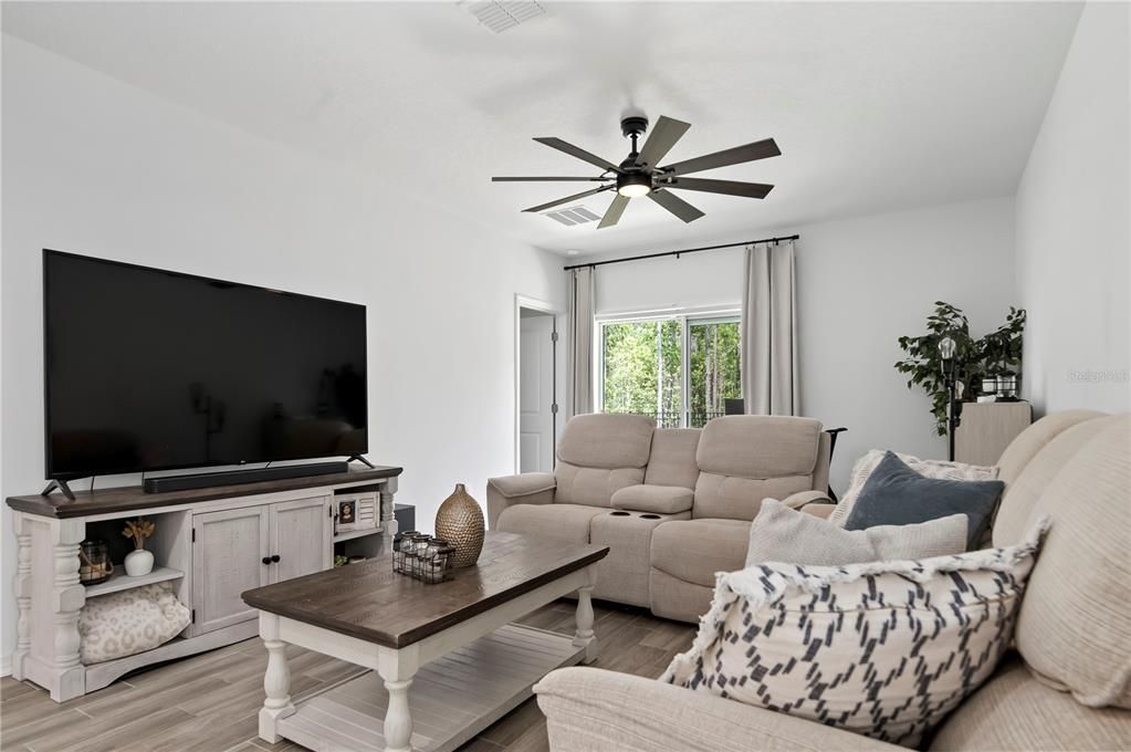 For Sale: $349,000 (3 beds, 2 baths, 1432 Square Feet)
