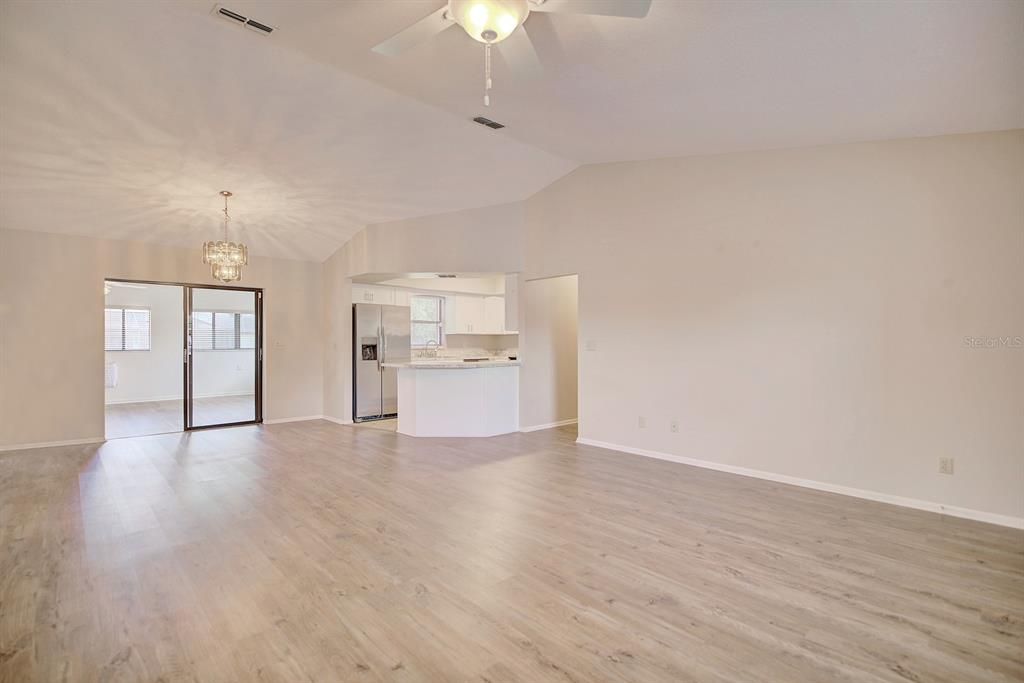 For Sale: $275,000 (2 beds, 2 baths, 1568 Square Feet)
