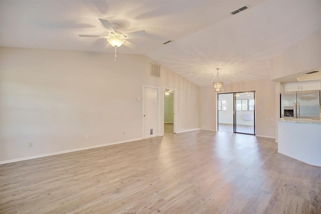 For Sale: $275,000 (2 beds, 2 baths, 1568 Square Feet)