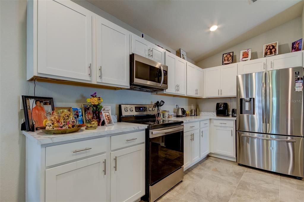 For Sale: $385,000 (3 beds, 2 baths, 1493 Square Feet)