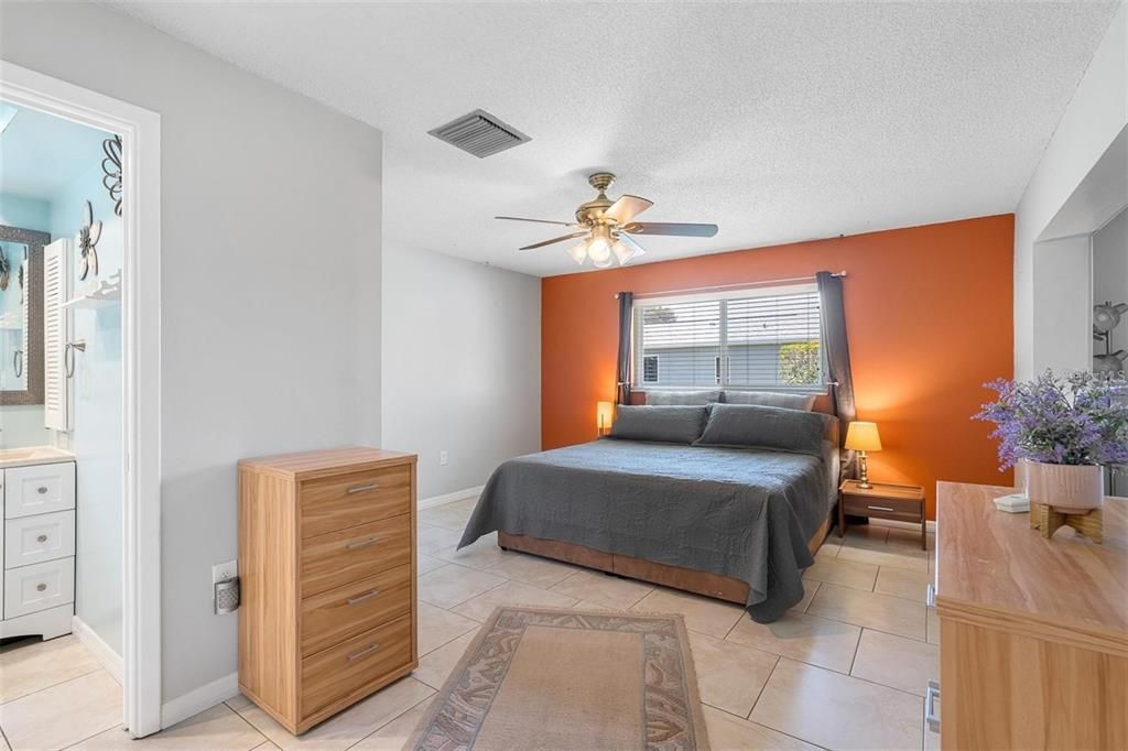 For Rent: $2,500 (2 beds, 2 baths, 1451 Square Feet)