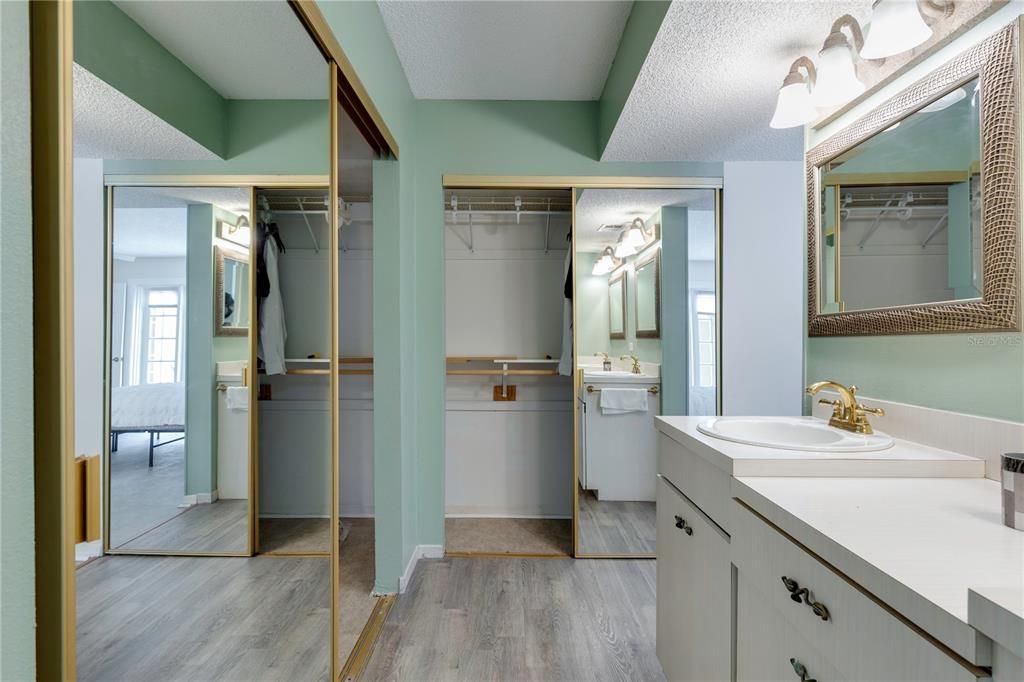 Double vanity sink master bedroom large walk in closet