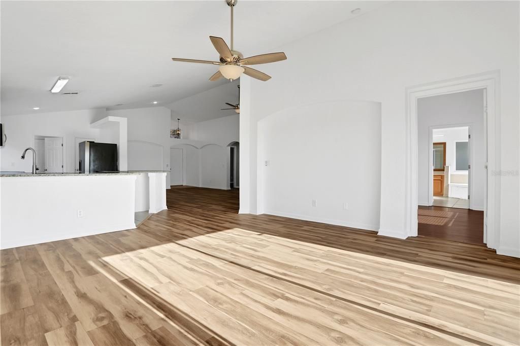 Active With Contract: $297,500 (3 beds, 2 baths, 1767 Square Feet)