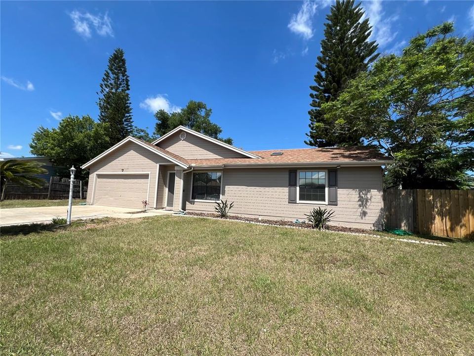 For Sale: $359,500 (3 beds, 2 baths, 1196 Square Feet)
