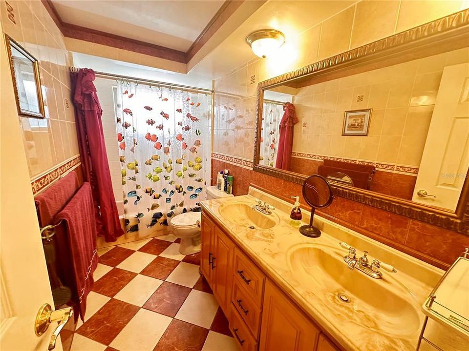 待售: $419,500 (2 贝兹, 2 浴室, 1650 平方英尺)