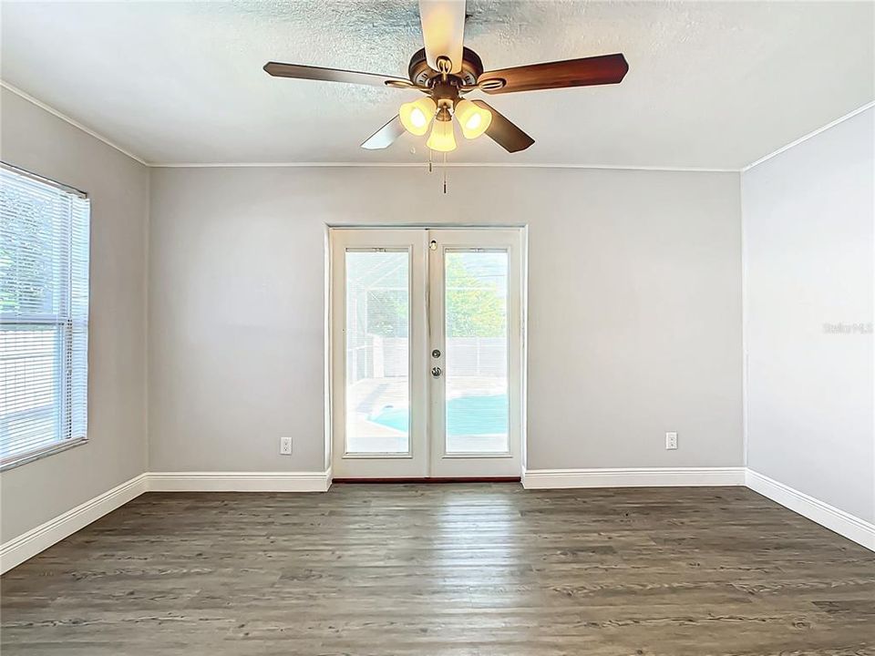 For Sale: $559,900 (3 beds, 2 baths, 1569 Square Feet)