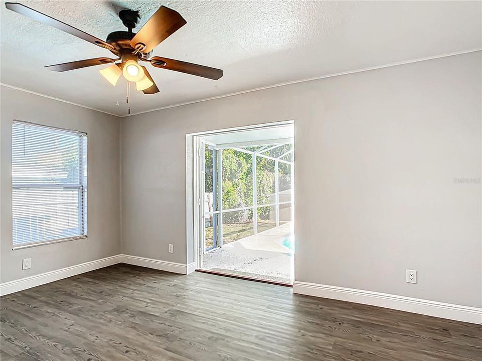 For Sale: $559,900 (3 beds, 2 baths, 1569 Square Feet)
