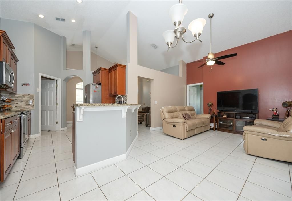 For Sale: $470,000 (4 beds, 2 baths, 1829 Square Feet)